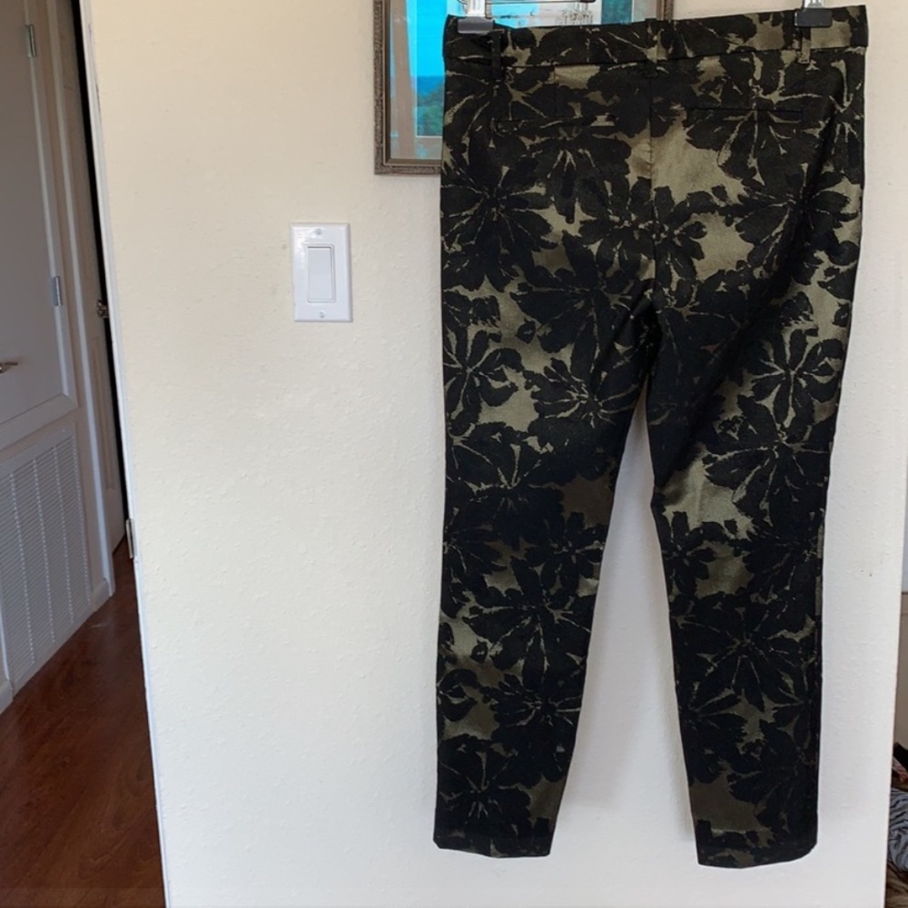 Like new Gap Skinny Crop Pants Floral